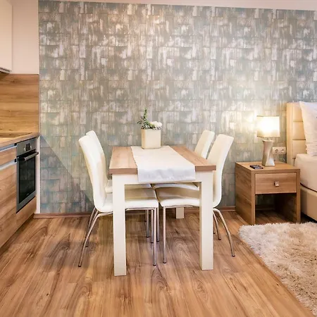 Foter Rezidencia 3 Apartment *